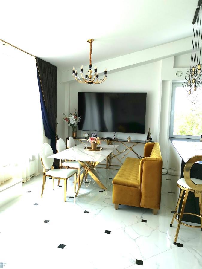 Luxury Penthouse With Large Terrace & Panoramic Old Town View