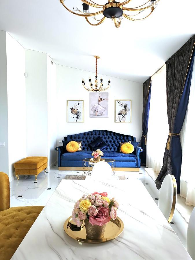 Luxury Penthouse With Large Terrace & Panoramic Old Town View