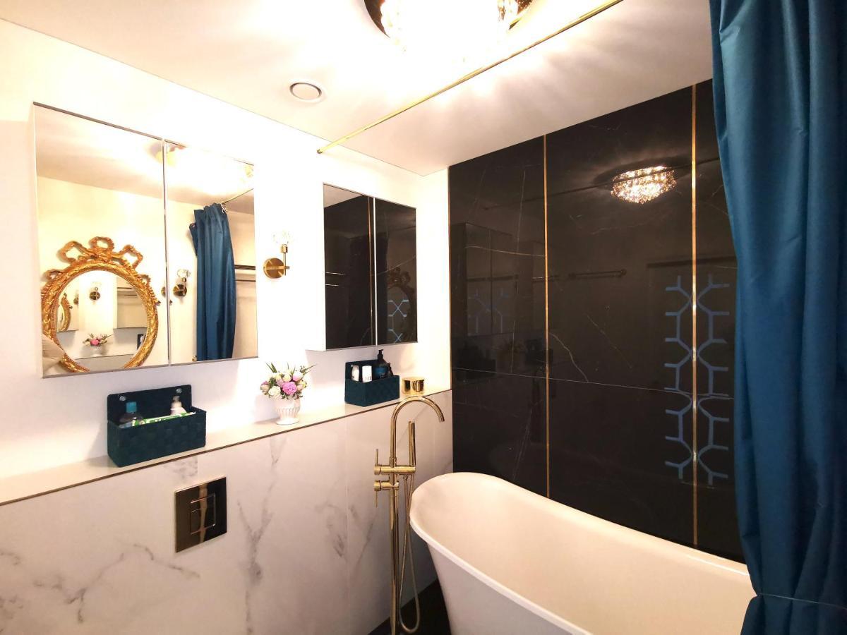 Luxury Penthouse With Large Terrace & Panoramic Old Town View Апартаменты Вильнюс