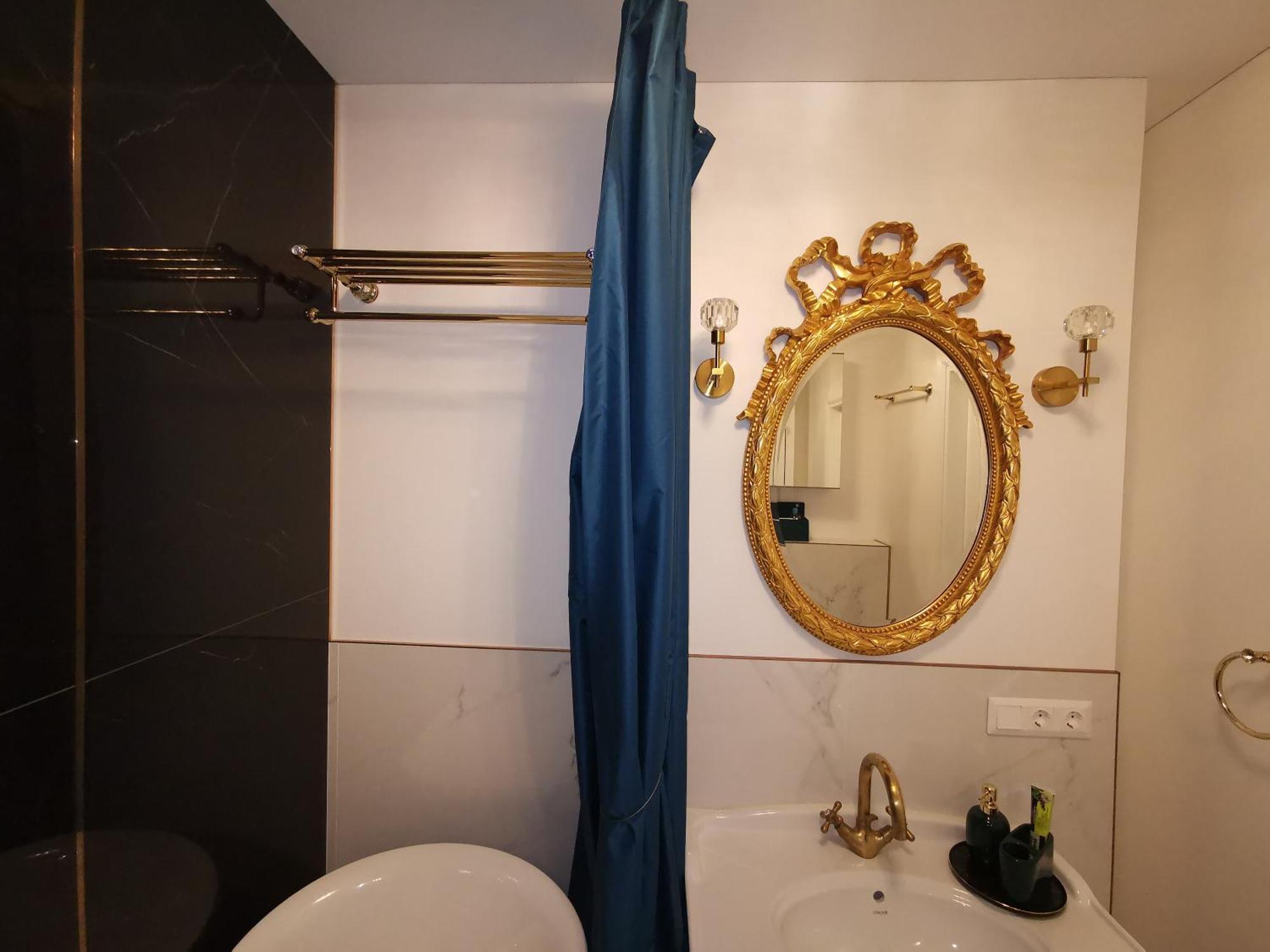 Luxury Penthouse With Large Terrace & Panoramic Old Town View
